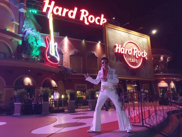 Orlando wedding at Hard Rock Cafe with Elvis